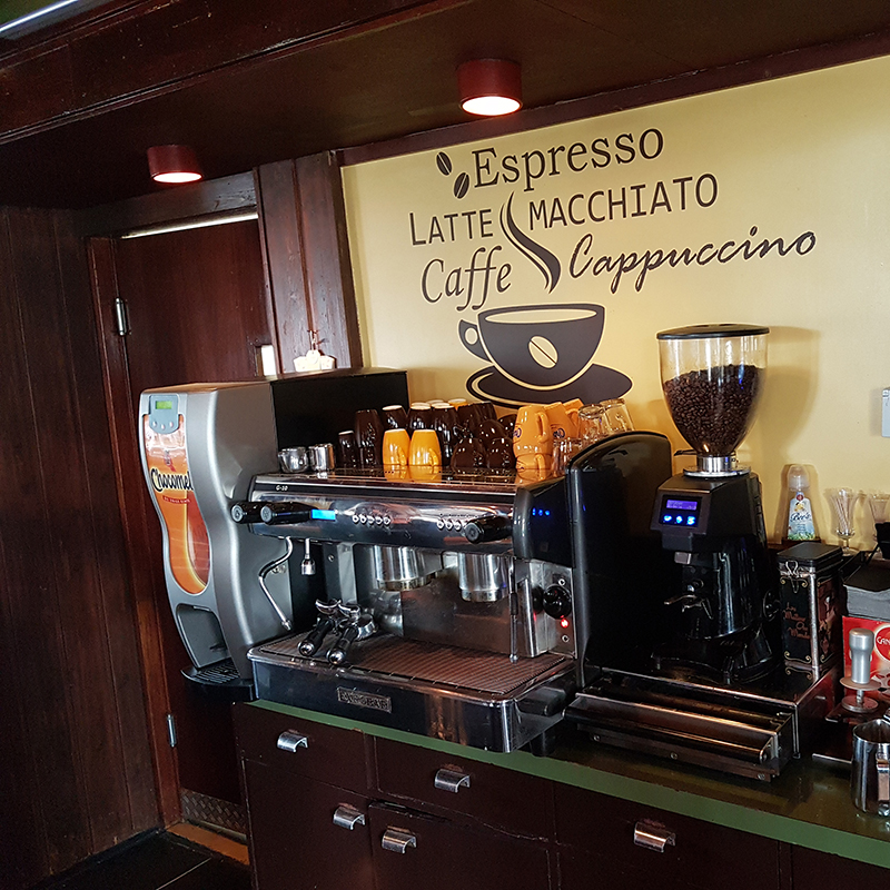 Onze koffie waar voor verse koffie of cappuccino.
